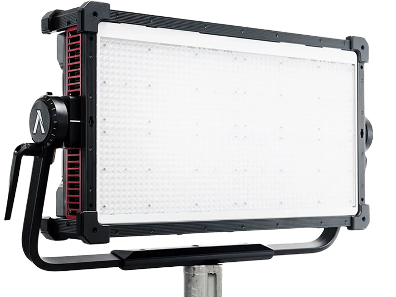 Aputure Nova 9° 2x1 en location à Toulouse – panneau LED bi-color – Cinedistrict